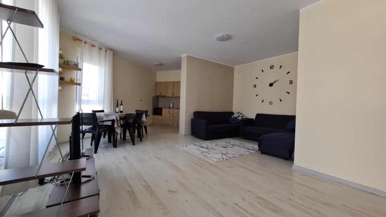Apartment In Qerret Golem  Exteriör bild
